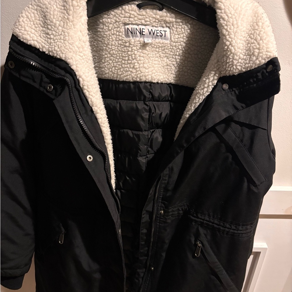 Nine West women's black sherpa-lined parka jacket. Size medium